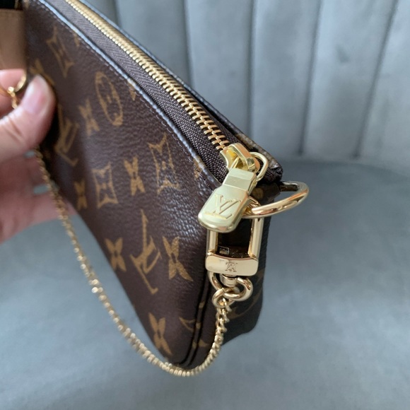 ❗️SOLD❗️Authentic LV mini pochette monogram - Picture 6 of 9